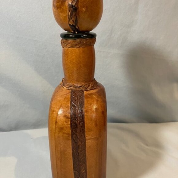 Leather Covered Decanter Made in Italy For‎ Decor Only - Picture 7 of 8